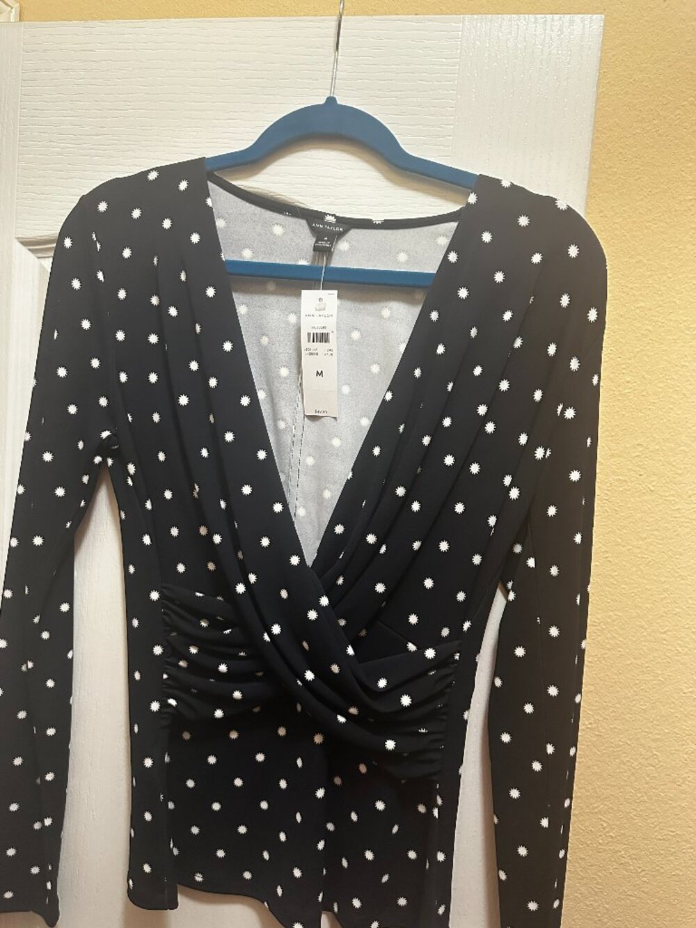 Ann Taylor Black White Dot Print Surplice V Neck Ruched Top Medium M NWT